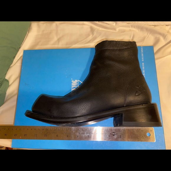 John Fluevog Fonda Boots. - Picture 4 of 4